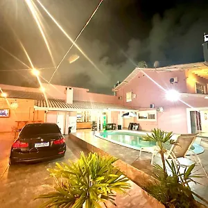 Alojamento de Acomodação e Pequeno-almoço Casa / Pousada Penelope, Balneário Camboriú