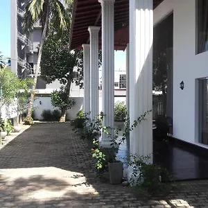 https://the-kingston-hotel.negombohotels.net